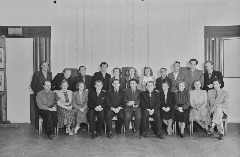 Ninatark jänku, Nukuteater, 1952, pildil: nukuteatri trupp, grupipilt