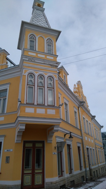Building in Rakvere at the corner of Pika and Parkal Street rephoto