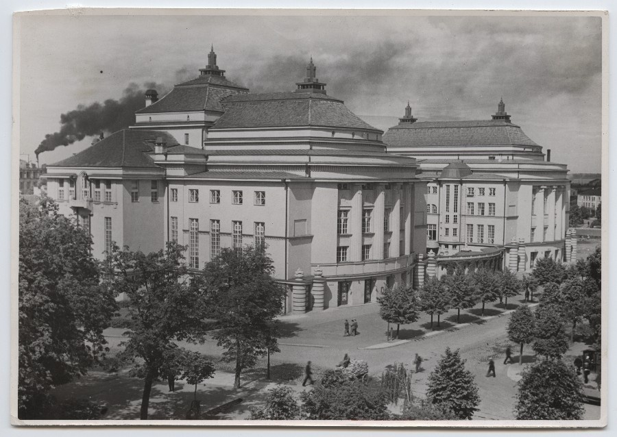 Vaade Estonia teatri- ja kontserdihoonele.