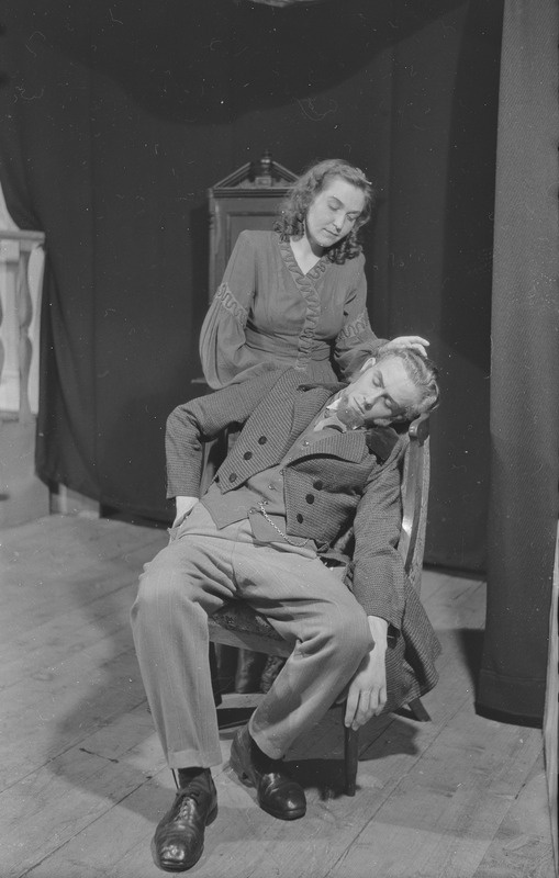 Hiline Armastus, Jaan Tombi nimeline Kultuuripalee, 26.08.1949, osades: Ludmilla - L. Kumm, Nikolai – R. Herzmann