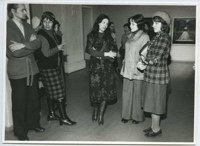 Rahvaülikooli kuulajad kohtumas noorte maalikunstnikega 14. aprill 1977.  duplicate photo