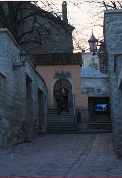 Tallinn, Trepi tänav, vaade Niguliste kiriku poole. rephoto