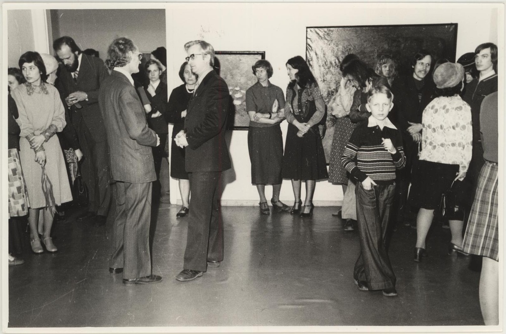 Noorte maalijate grupinäituse avamine 25.03.1977.a