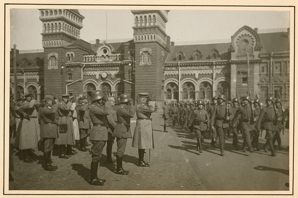 [military parade in Yekaterinoslav]