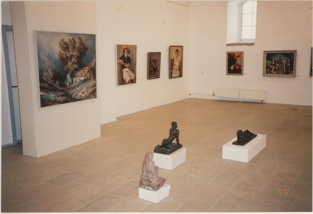 Vaade pallaslaste Tartu kunstinäitusele Narvas, 28.04.2000.