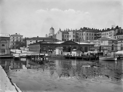 Kanavatori 2 (nykyinen Meritullitori 4, 6), Aleksanterinkatu 1, 3. Kuva Kanavarannasta.  similar photo