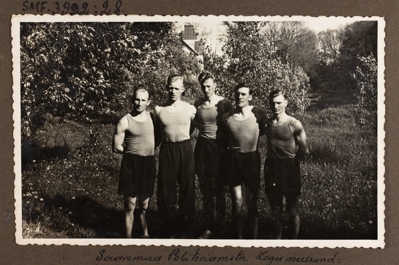 Teatejooksu võistlus ajalehe Meie Maa rändauhinnale: Saaremaa politseiametnike võistkond