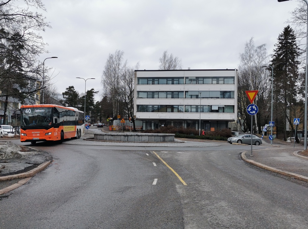 Palokaivon aukio; Palokaivon  aukio. Kauppalantie 25. rephoto