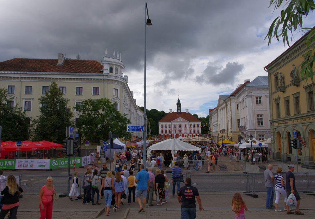 Tartu Raekoja Square and Raekoja from the Kivis Bridge rephoto