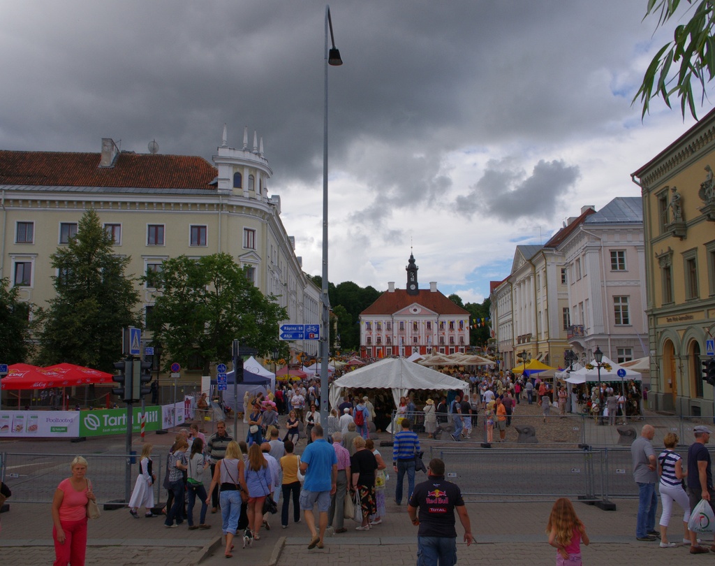 Tartu Raekoja Square and Raekoja by Kivisilla rephoto