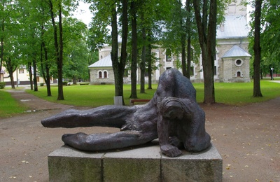 Sculpture “Estonia awakes” in Tapa city (1991, sculptor Kalju Reitel) rephoto