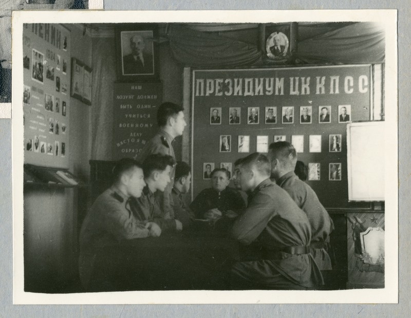 Foto albumis. Leitnant Osokini grupi poliittund