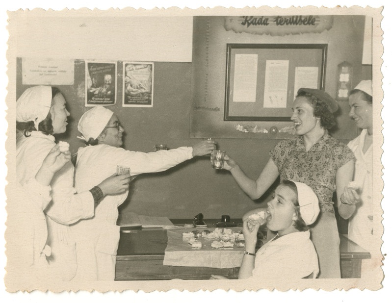 Foto. Sünnipäeva tähistamine kollektiivis