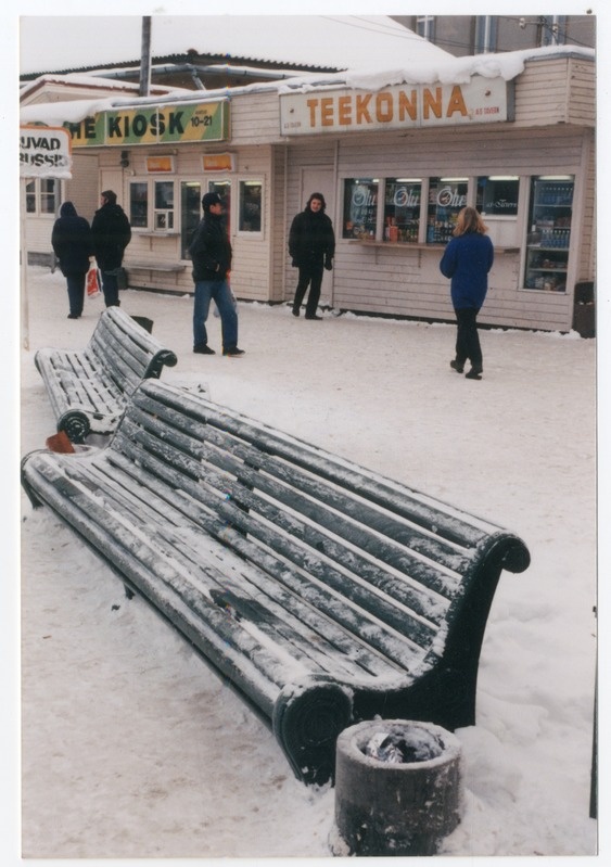 Foto. Müügipaviljonid Pärnu bussijaamas