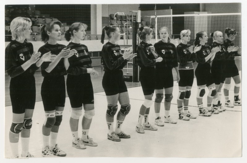 Foto. Pärnu võrkpalliklubi naiskond