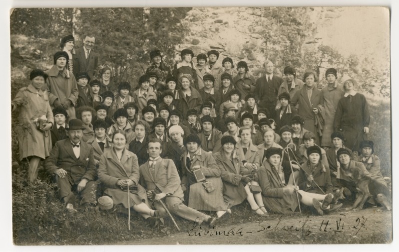 Foto. Kooliekskursioon Lätis 1927. aastal
