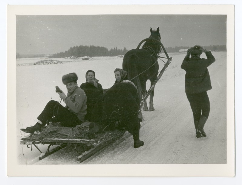 Foto. Pärnu Maaparandusvalitsuse kollektiivi vastlad