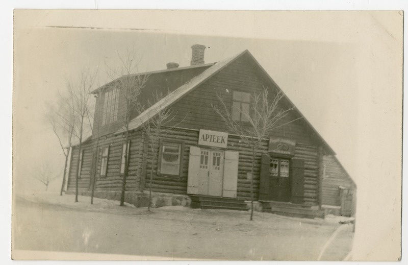 Foto albumis. Laius-Tähkvere apteek Sadalas
