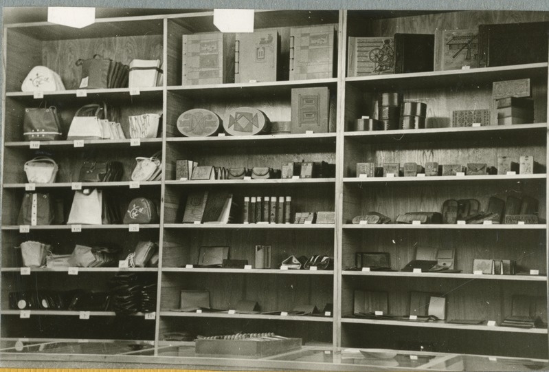 Albumi" Pärnu kaubanduse ülevaade" foto. Progressiivsete kaubandusvormide ning kaubandusvõrgu spetsialiseerimise arendamine. III