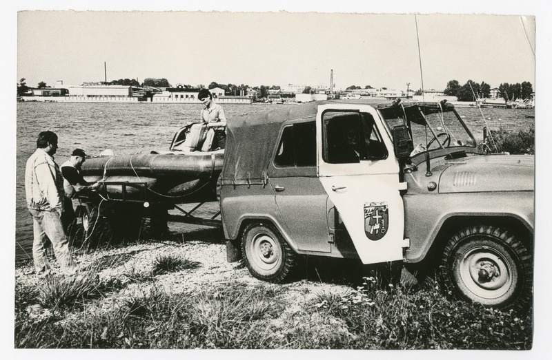 Foto.Päästeteenistus Pärnu jõel.