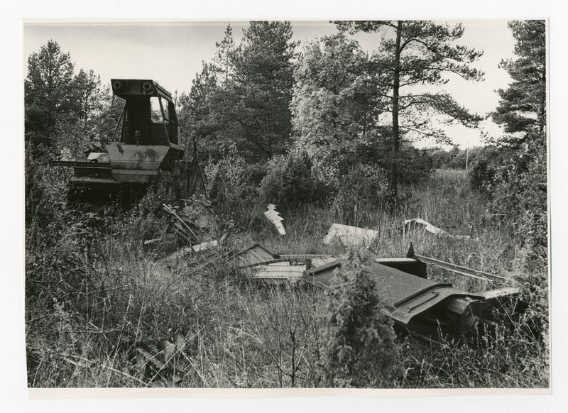 Foto.Mahajäetud tehnika looduses