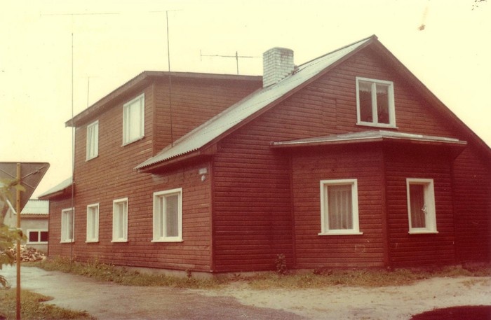 Kommunaalelamu (endine poistekool) Kärdlas, Väike-Kopli 2