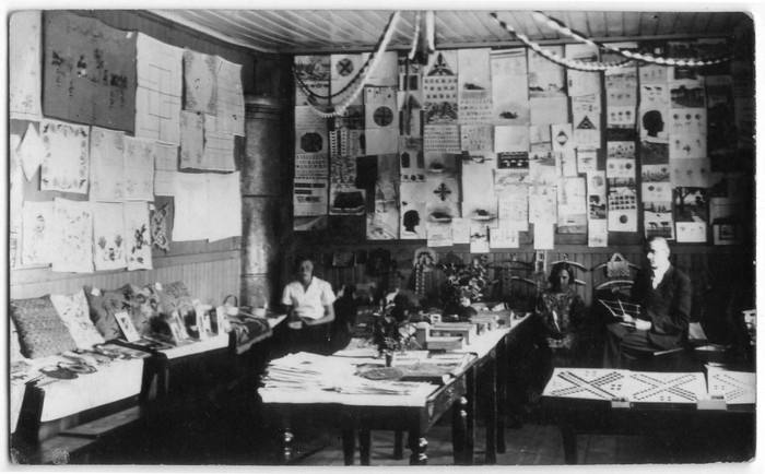 Õpilastööde näitus Mänspäe koolis