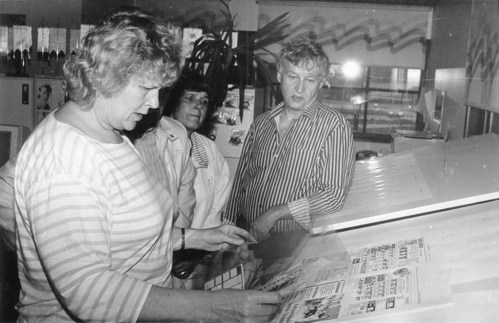 Soome Virolahti valla ajalehe "Kaakonkulma" töötajad toimetuses