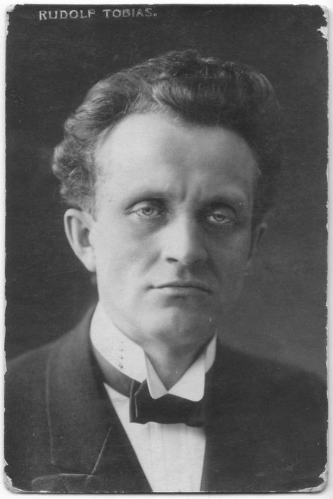 Portreefoto. Rudolf Tobias