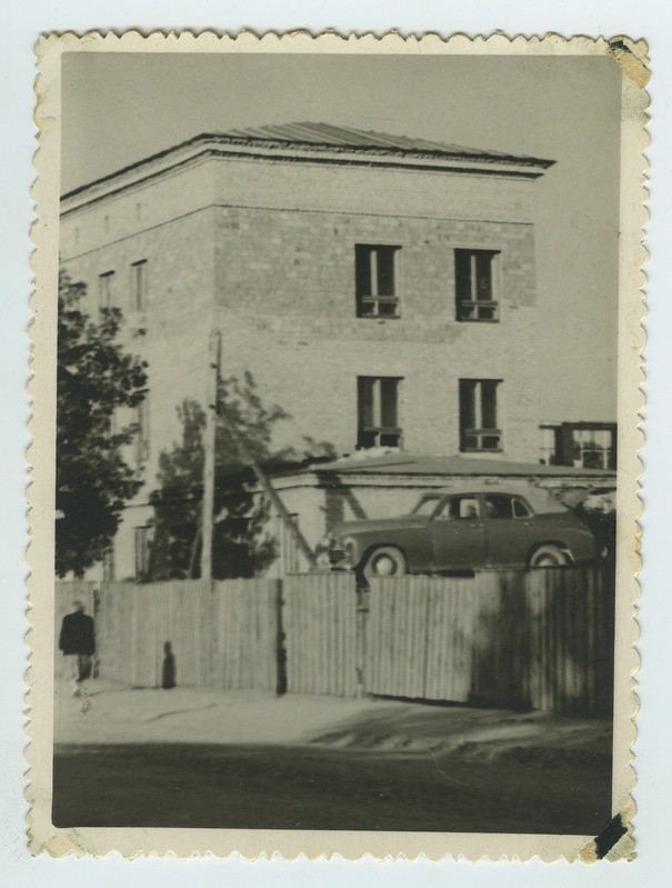Foto, Tartu Autode Remondi Katsetehas, töökeskkond 1956.