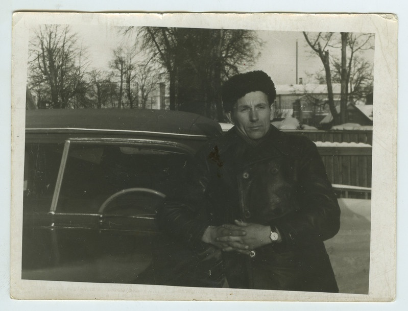 Foto, Tartu Autode Remondi Katsetehas, toodang 1956.