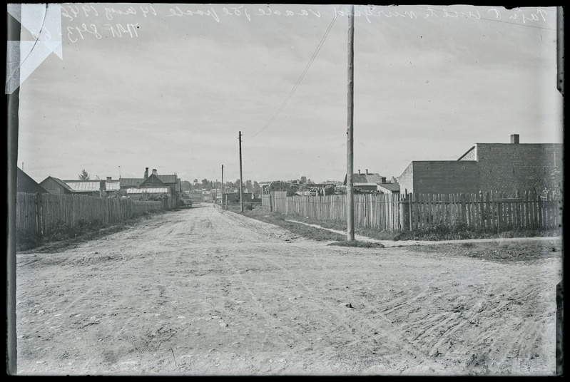 Klaasnegatiiv. Paju t, vaade Uue t nurgalt. Tartu, 1946.