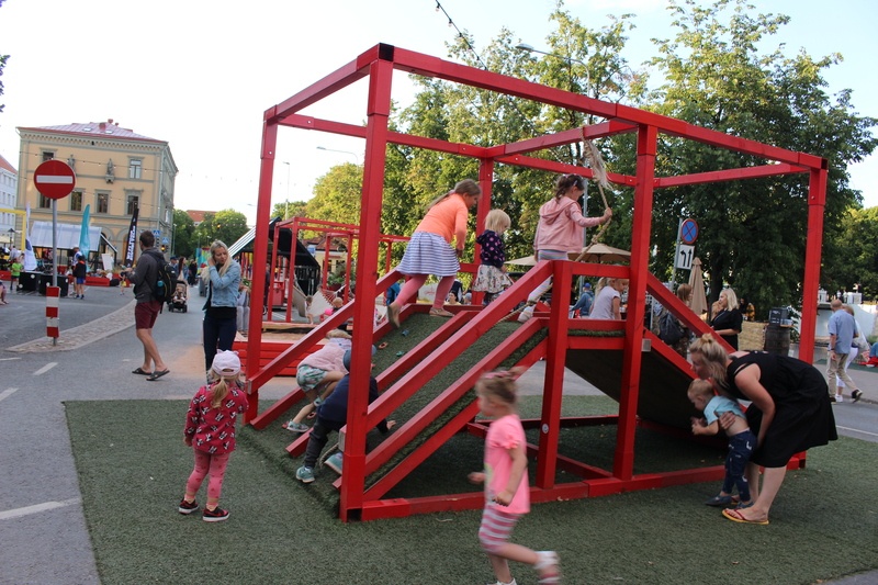 Digifoto. Linnaruumi muutumine. Tartu, 2021.