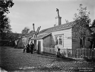 Albertinkatu 26, piha.  duplicate photo