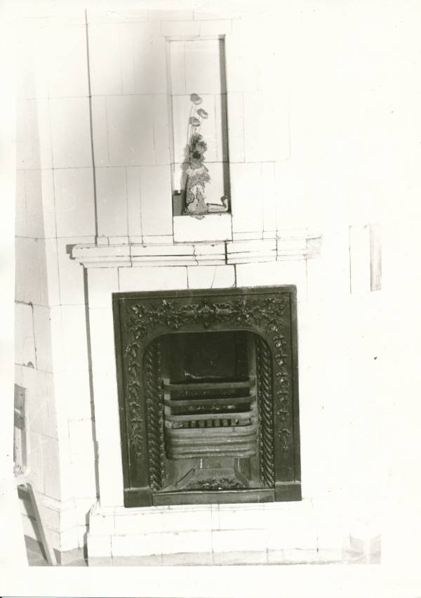 Karlova mõis Tartus. Ahi peahoone II korrusel 1977a.