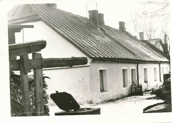 Karlova mõis Tartus. Ümberehitatud sõiduhobuste tall 1977a.