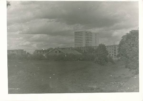 Tähtvere mõis. Vaade moonakamajadele ja uutele hoonetele 1977a.