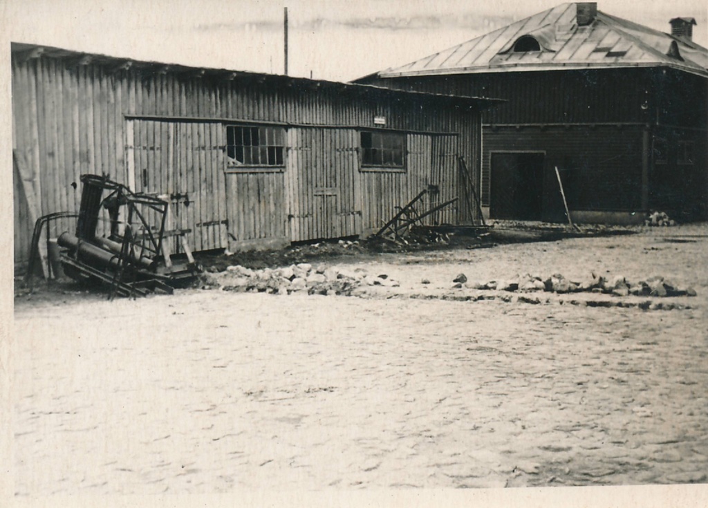 Tartu Lihakombinaat. Kombinaadi laod ja hobuste tall. 1948.a.