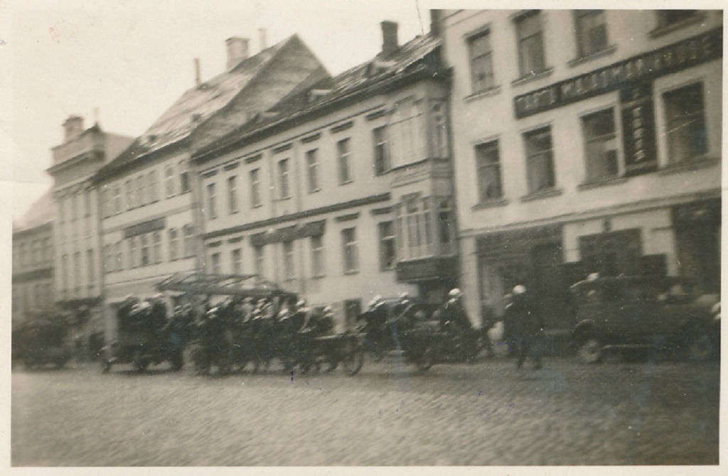 Tartu Linna Tuletõrje Ühing. Tuletõrje õppused raekoja platsil. 20. sajandi algus.