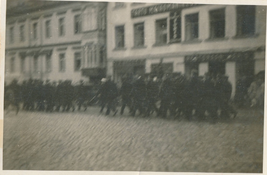 Tartu Linna Tuletõrje Ühing. Tuletõrje õppused raekoja platsil. 20. sajandi algus.