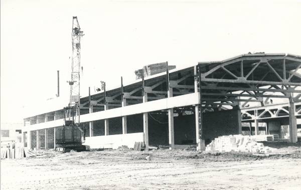 Tartu Autobussi- ja Taksopargi Administratiivhoone ehitamine 1970ndatel.