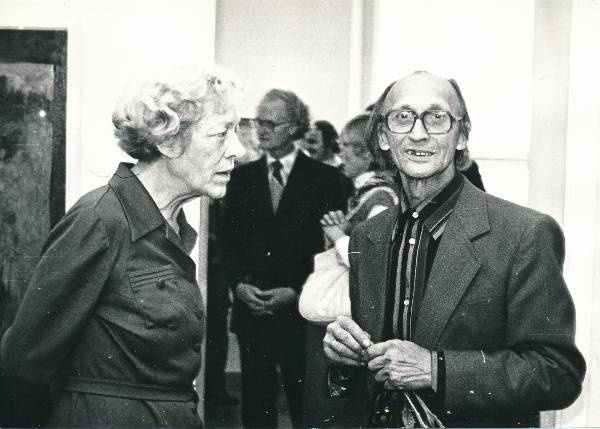 Tartu 950. juubel. Kunstinäitus Tartus, maalikunstnik Saarits ja Aina Kaal..