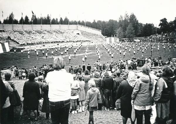 Tartu 950. juubel. Võimlemispidu Tähtvere lauluväljakul 1980a.