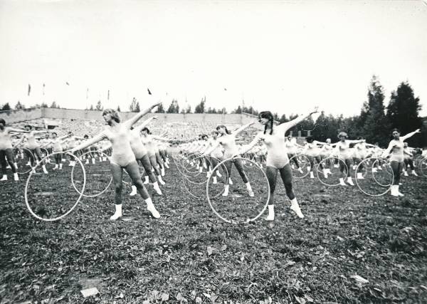 Tartu 950. juubel. Võimlemispidu Tähtvere lauluväljakul 1980a.