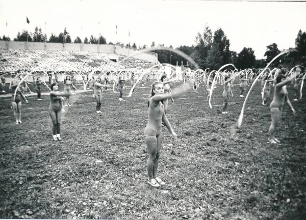 Tartu 950. juubel. Võimlemispidu Tähtvere lauluväljakul 1980a.