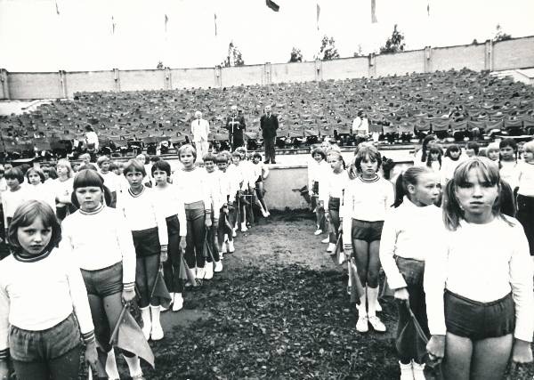 Tartu 950. juubel. Võimlemispidu Tähtvere lauluväljakul 1980a.