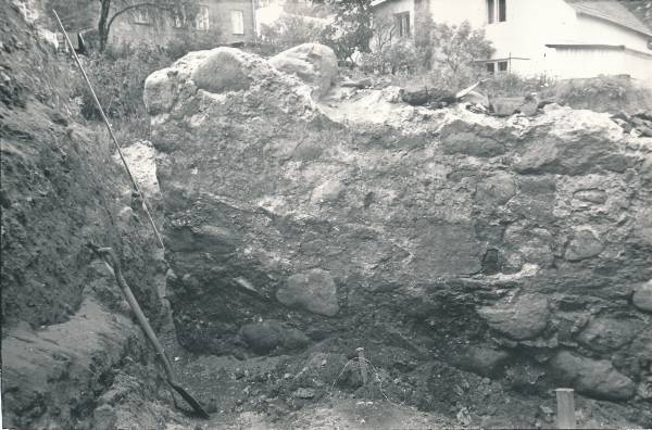 Arheoloogialeid. Kaevamised Tartu Toomemäe põhjanõlval. 1980.a.