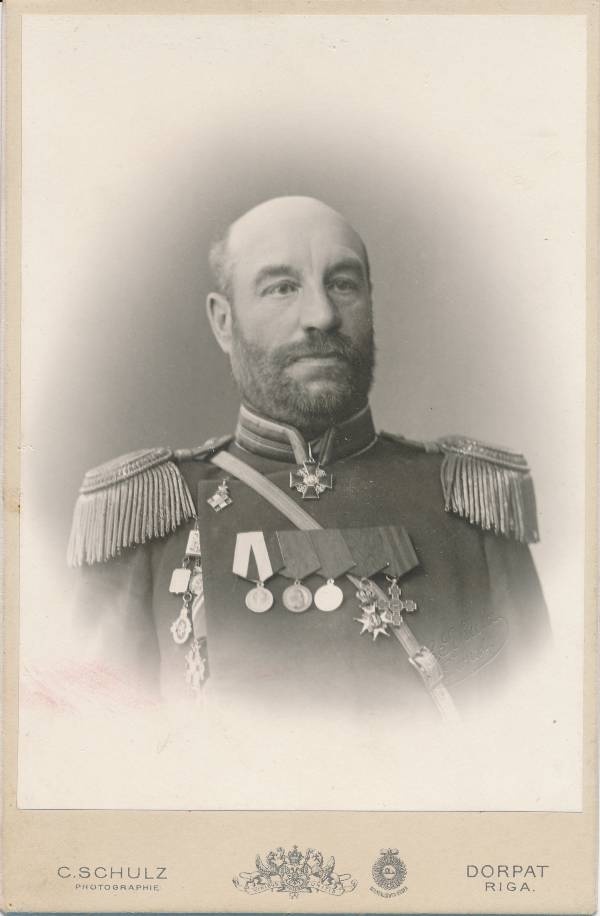 Mehe rinnaportree sõjaväevormis 1906a.