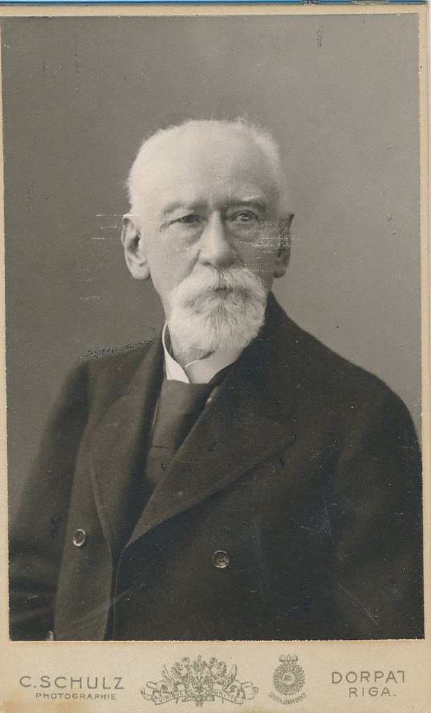 Portreefoto. Vanem mees. Tartu, 20 saj algus.