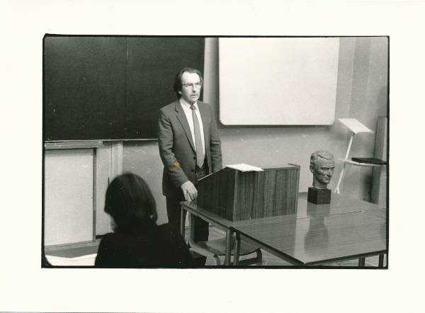 Karl Ristikivi päev 1988a. Esineb prof Karl Muru.